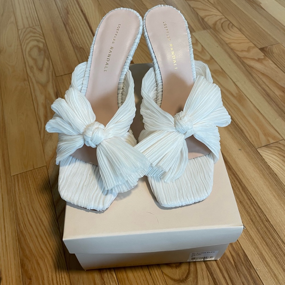 Loeffler Randall White Heels in perfect condition
